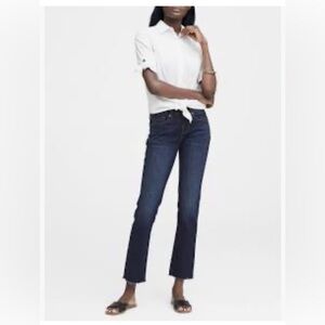 Banana Republic jeans size 26 women’s Girlfriend cropped blue raw hem‎ 💙